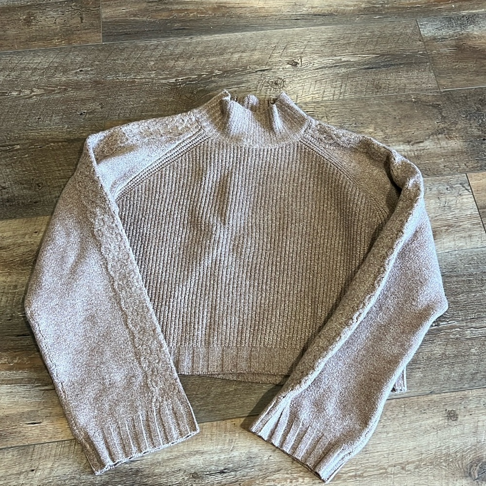 Crop sweater size medium